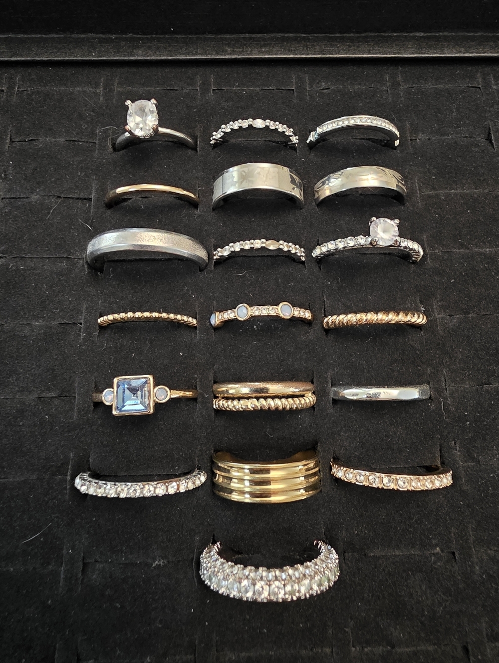 19 Piece Lot Of Larger Sized Vintage To Costume Rings